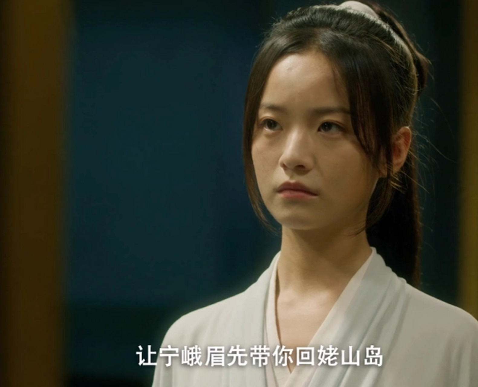 李庚希的古装扮相,有一种"家国仇恨"的感觉,身形也瘦,整体有一种清清