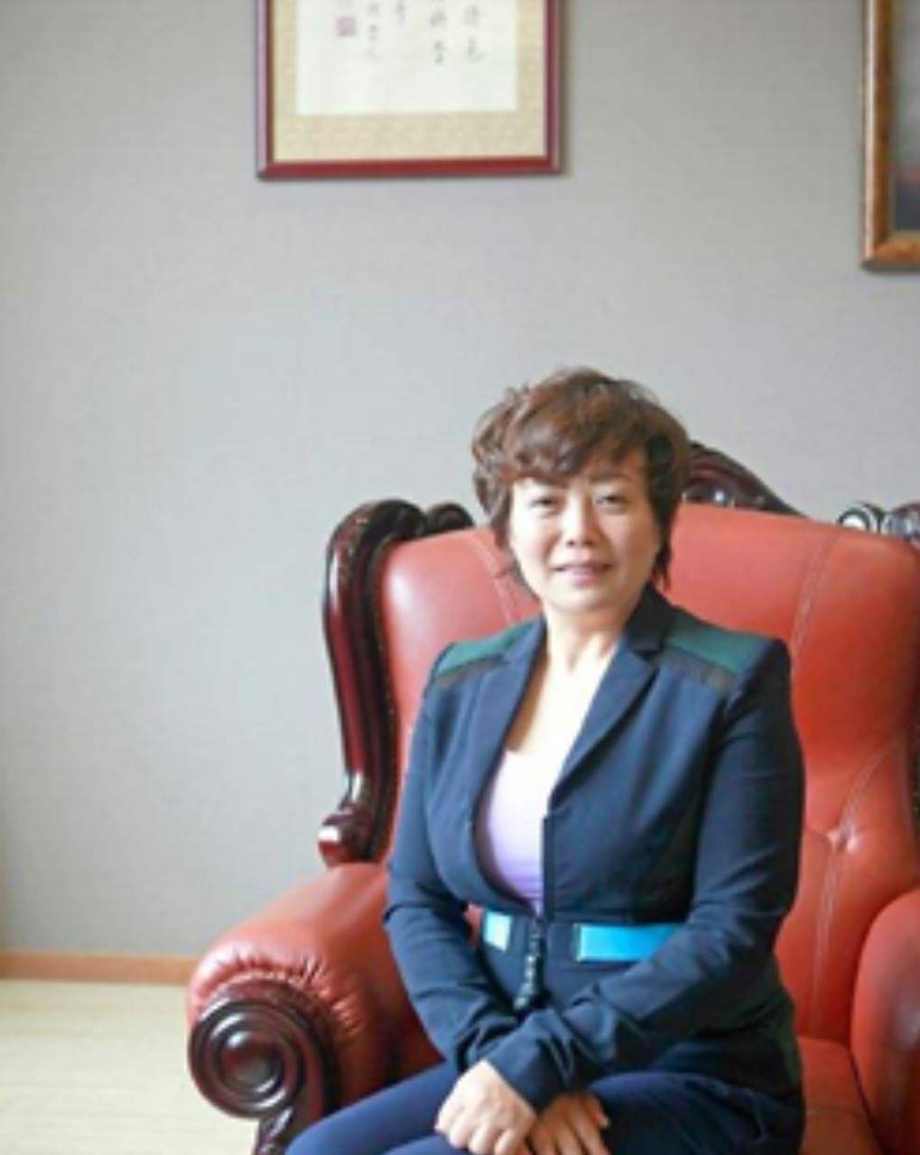 比亚迪总裁王传福的妻子李柯,她质朴干练,善良漂亮,且深爱王传福!