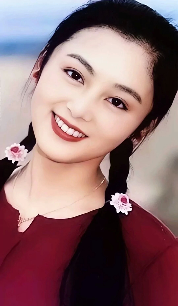 陈红年轻时候的美就是书里描写的沉鱼落雁,闭月羞花,倾国倾城,美得勾