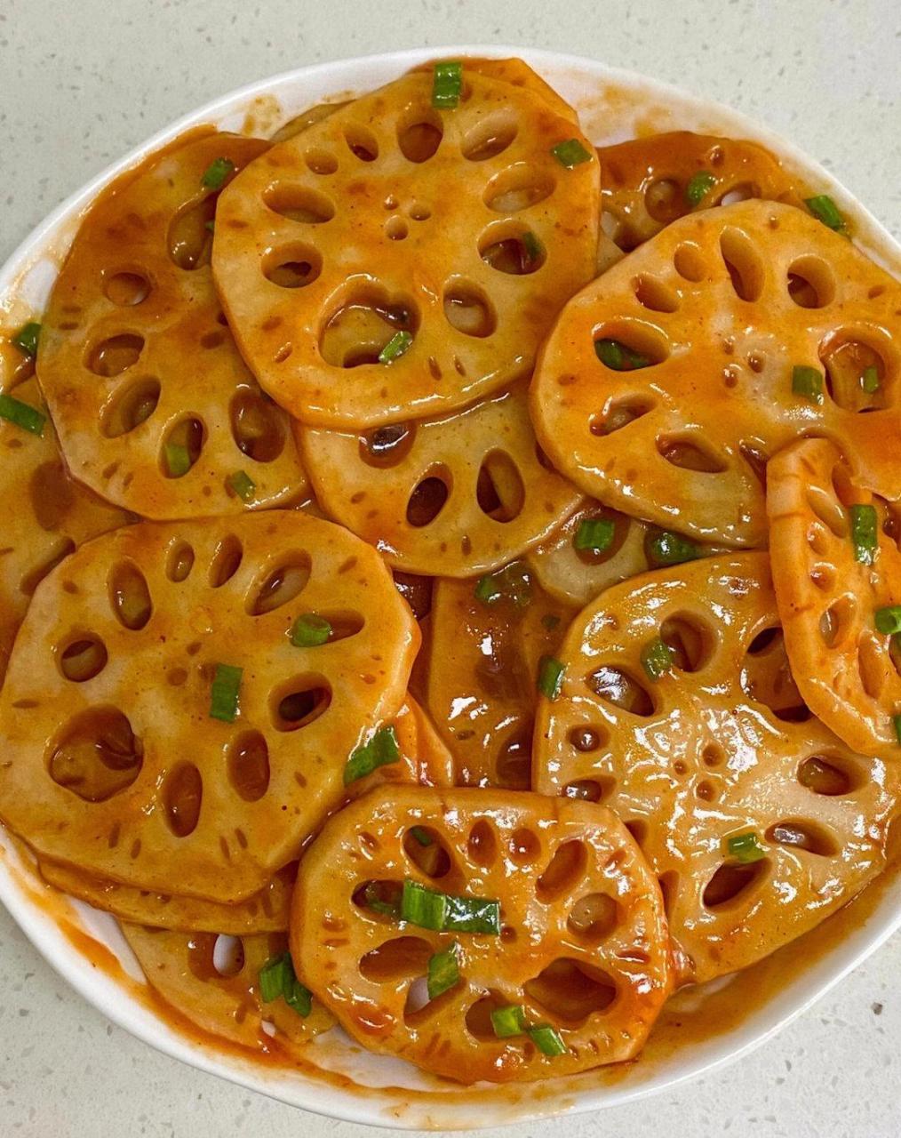 兔年"正月里"美食分享:今天给大家分享一下糖醋藕片的做法!