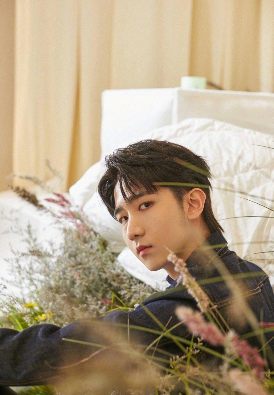 gif创作人# 赵让全球后援会发布声明要求公司正式粉丝要求,并表示不