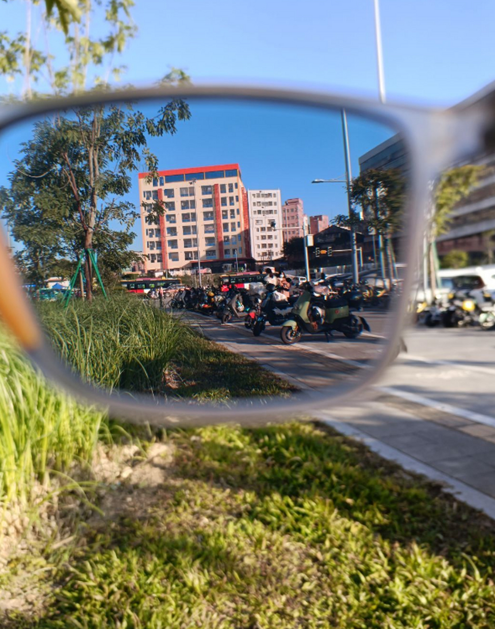 来看看近视300度眼中的世界