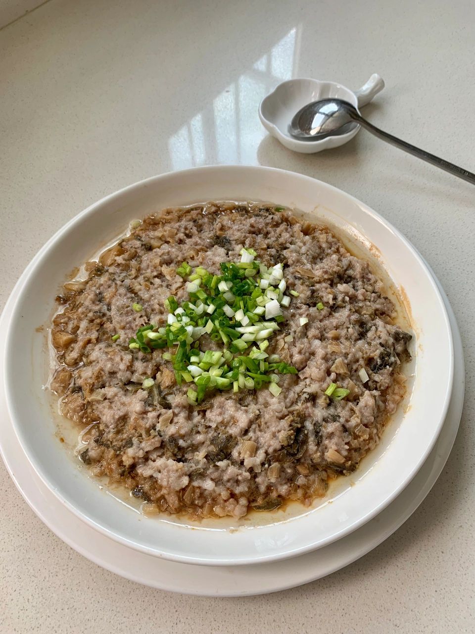 梅干菜蒸肉饼,咸香松软,太下饭啦!