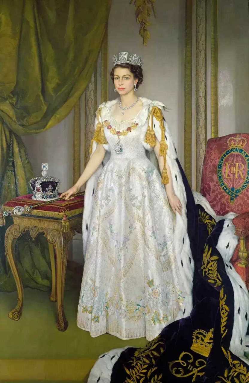 伊丽莎白与她的皇冠与权杖