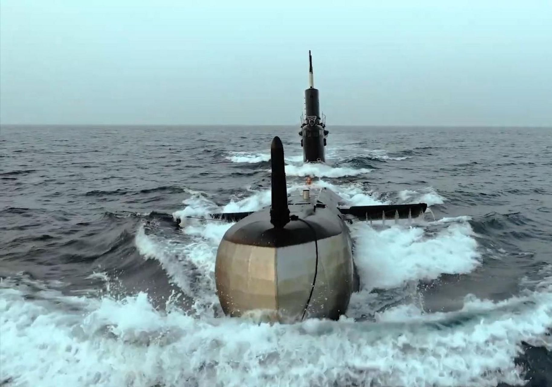 老款的035g型潜艇造型别致～很有味道