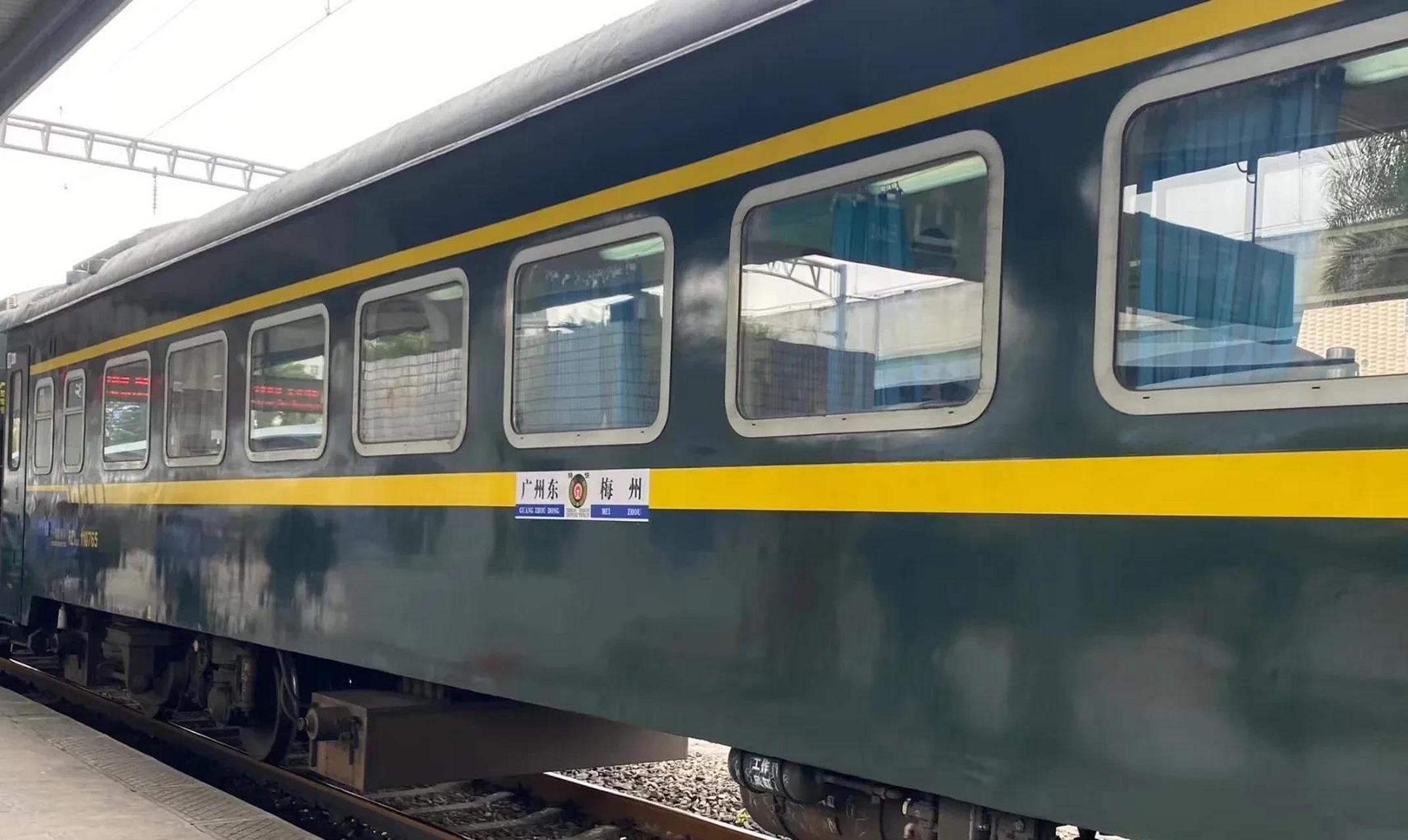 那梅州火车站客运发展不起来是有原因的,因为梅州火车站就在一个死角