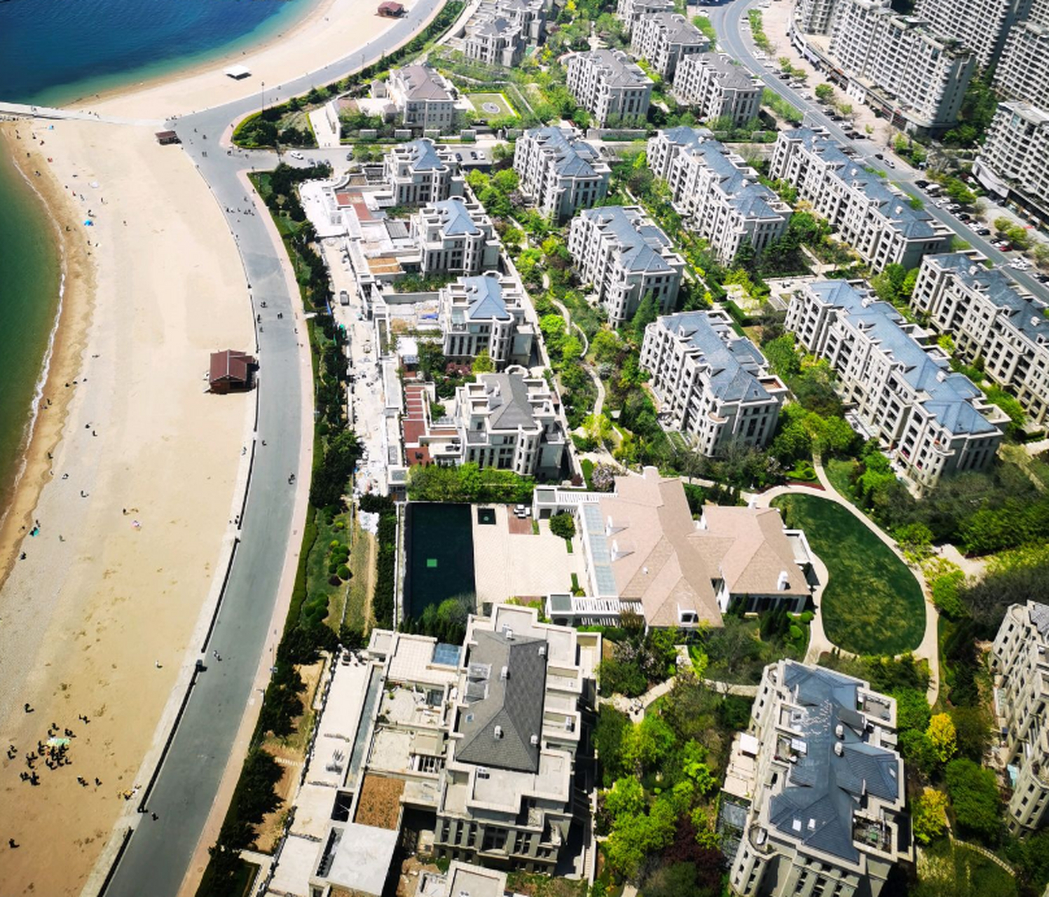 国内最牛的豪宅 星海湾壹号 星海湾壹号项目占地12万平方米,总建筑