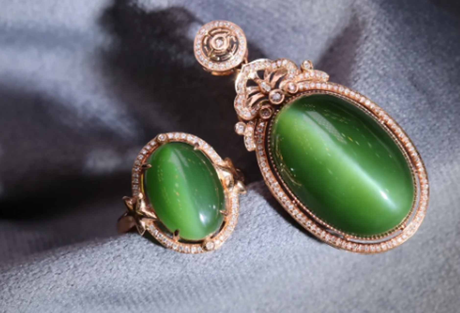 点击头像看直播##和田玉#和田玉碧玉猫眼首饰套装,颜色漂亮,猫眼灵活