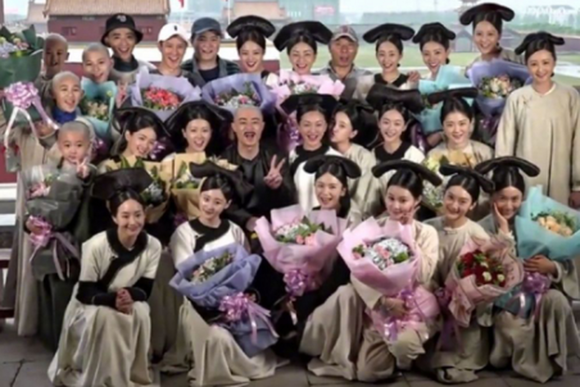 如懿传剧组最新合照# 呜呜呜真的哭 谁还记得我们的如懿传 如懿传真