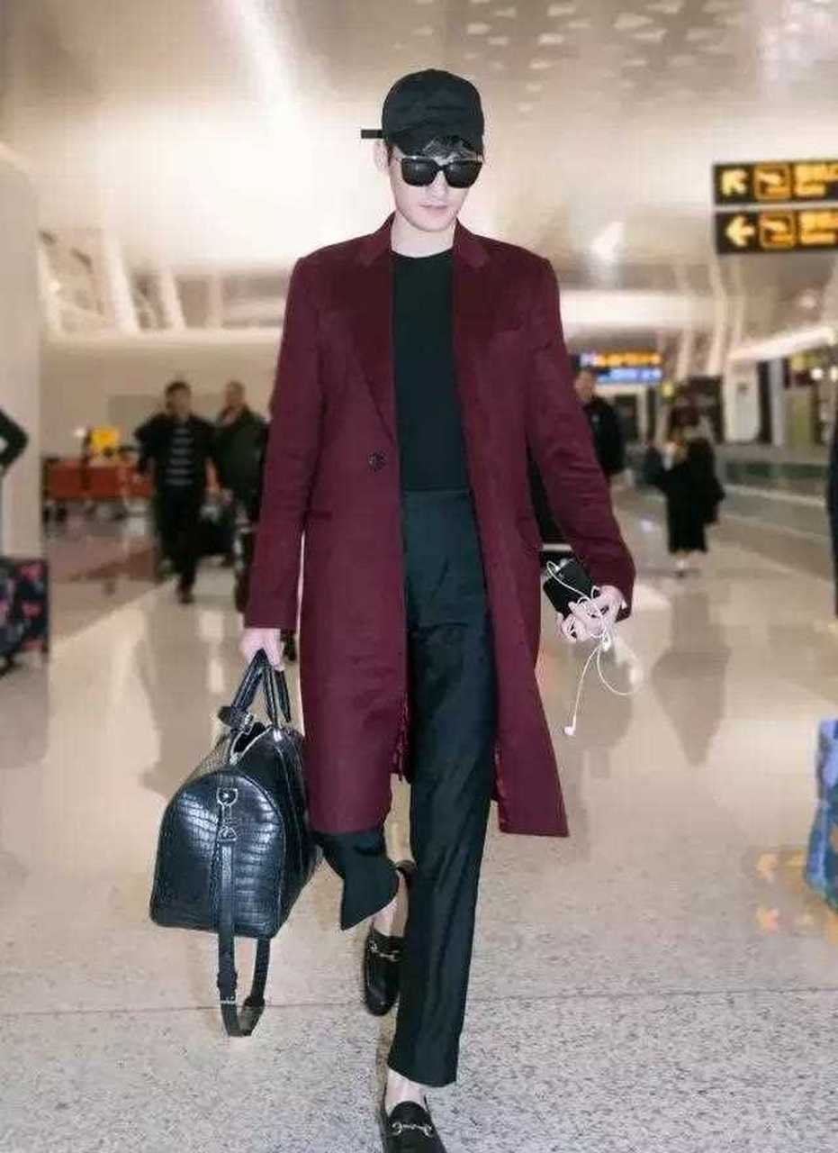 张翰,黑龙江大男孩,身高185cm,体重68kg,完美的模特身材.