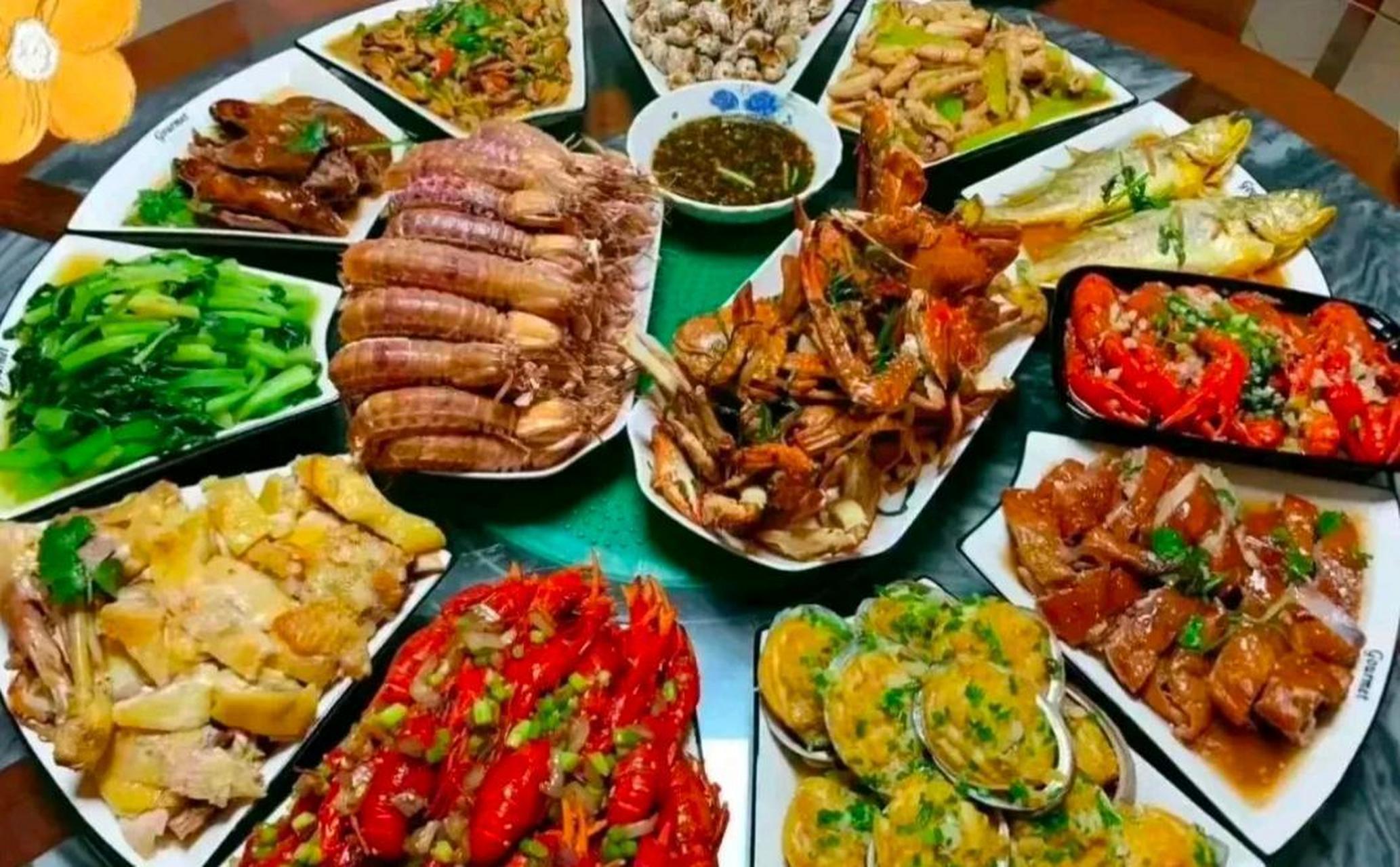 一桌广东菜,一桌广西菜 #搞笑趣味图