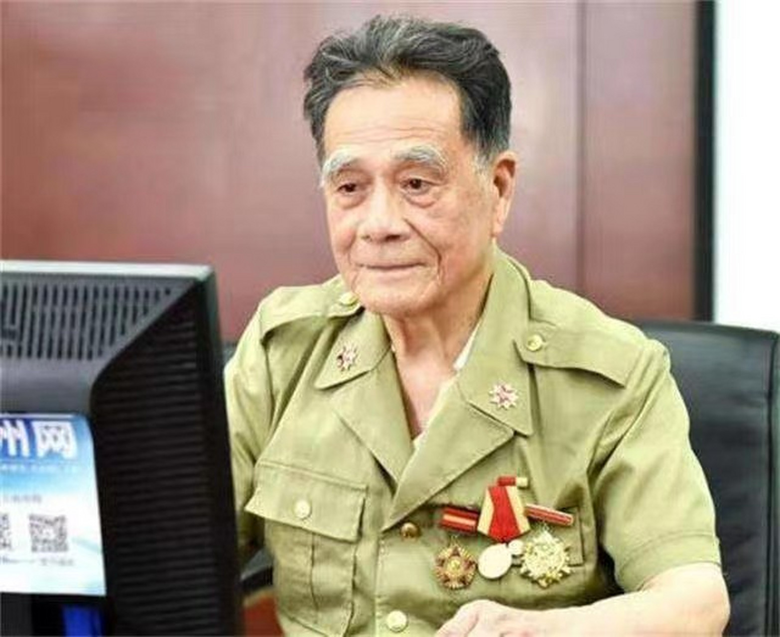 1953年,二十八军军长朱绍清回老家县城处理公事,当地干部把他妹妹请来