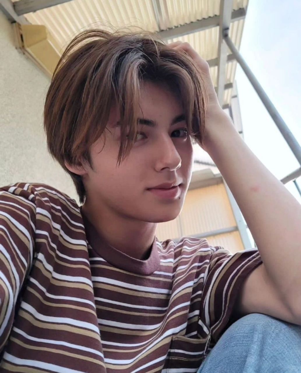 曾一夜爆红被经纪公司轮流抢人的混血美少年  现居美国的日德混血alex