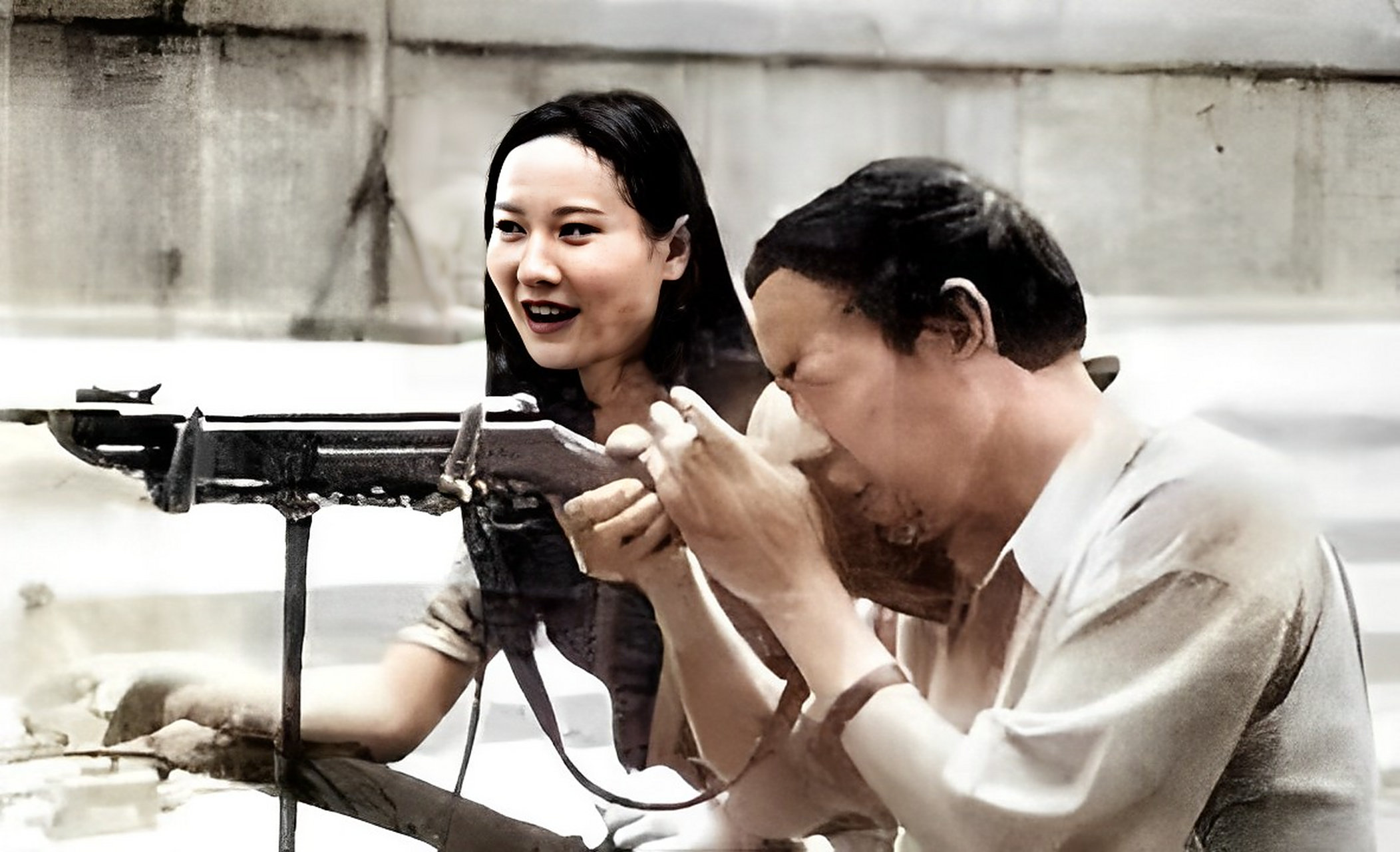 1992年,贾平凹与妻子韩俊芳离婚,并在婚姻破裂后离开净身山,因为嗽谮