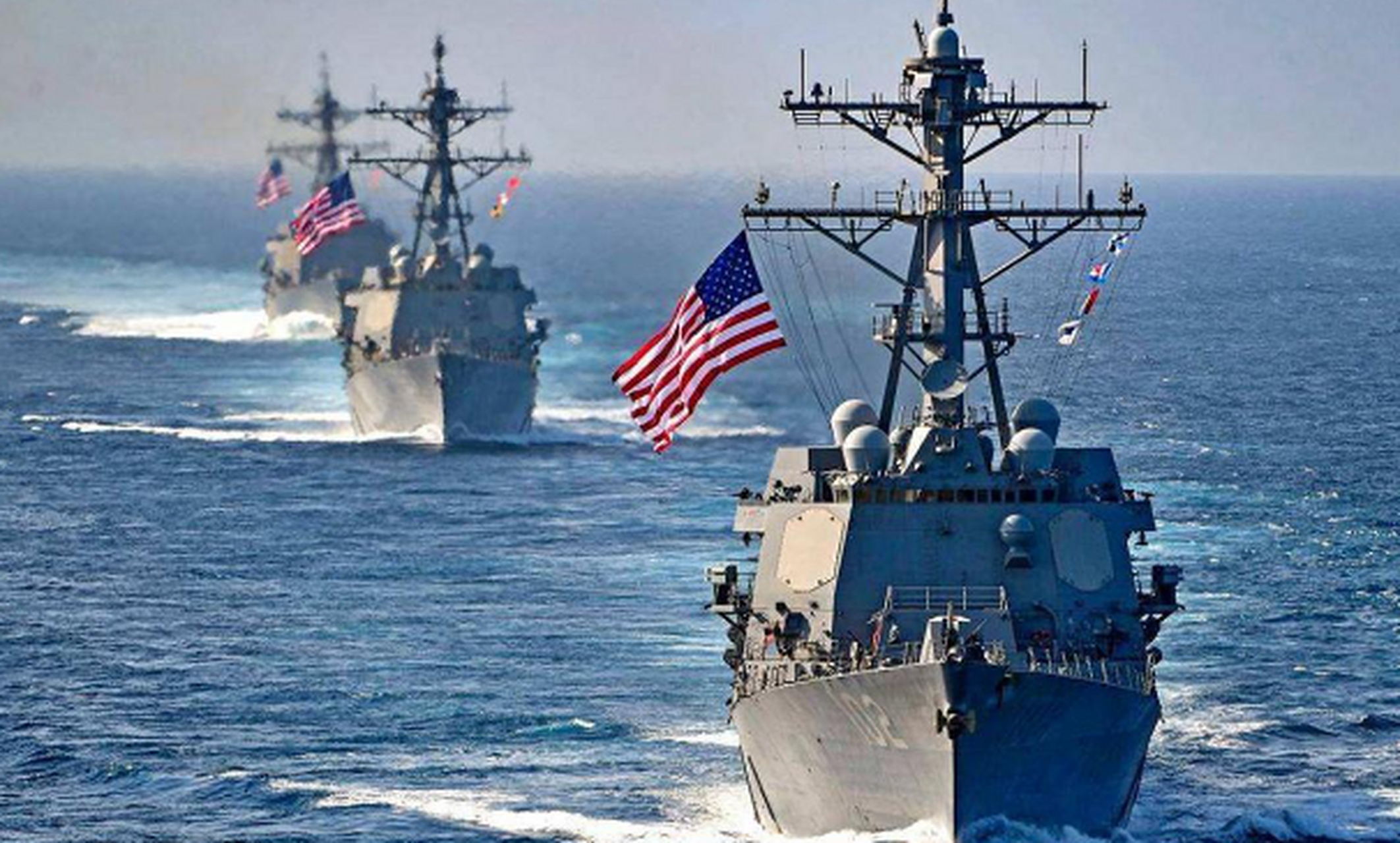 美舰闯南沙岛礁,中美对峙进入白热化,局势紧张 中国