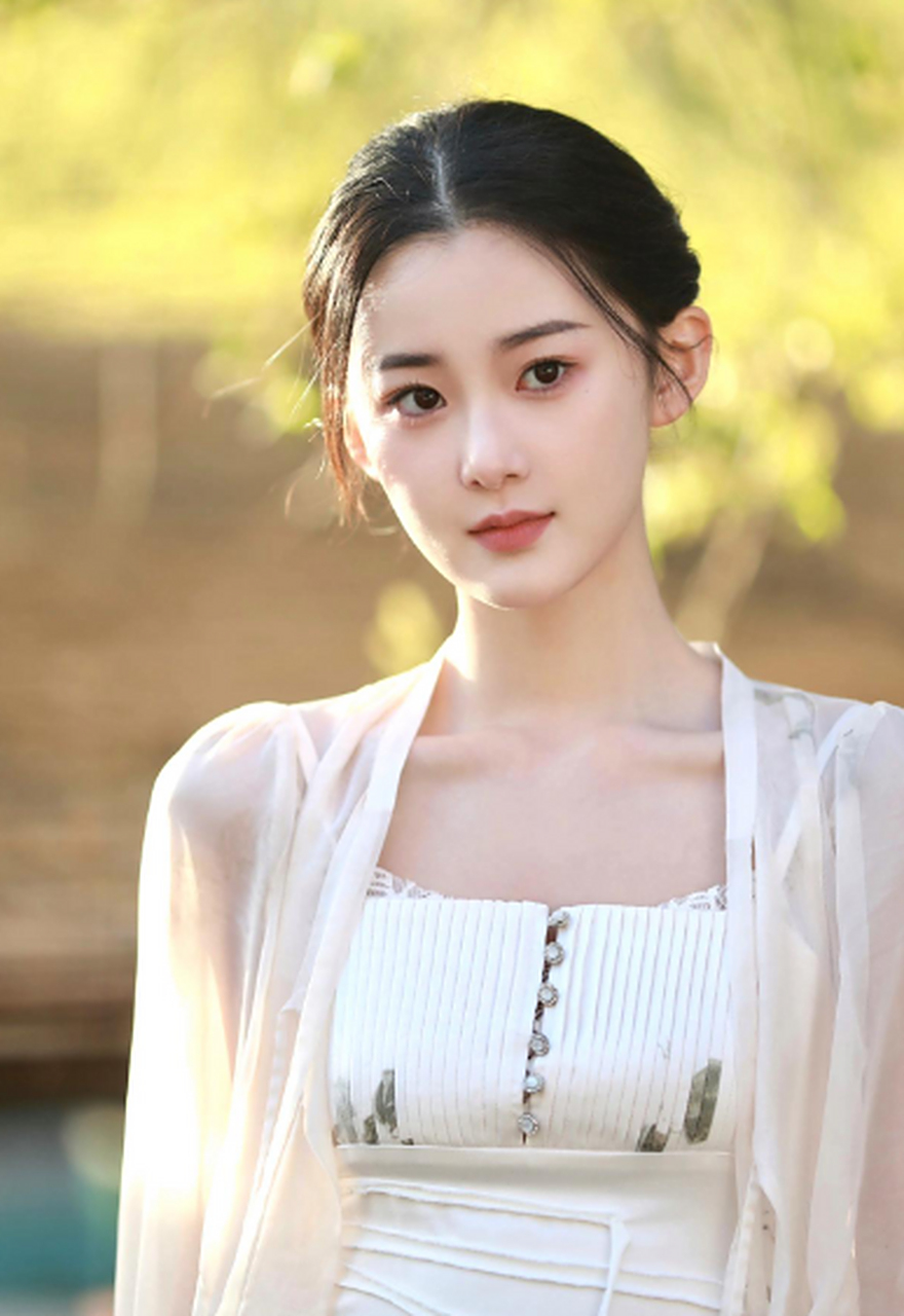 纯美女孩邵雨柒