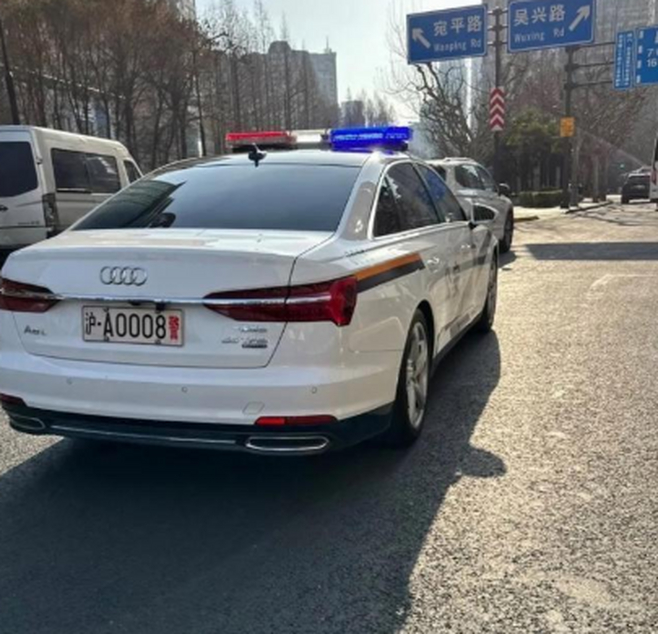 上海的警车就是不一样,奥迪都能用上.