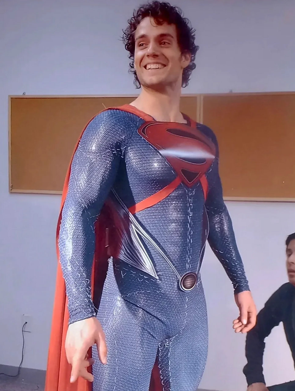 为什么超人要穿紧身衣谜底为什么在线