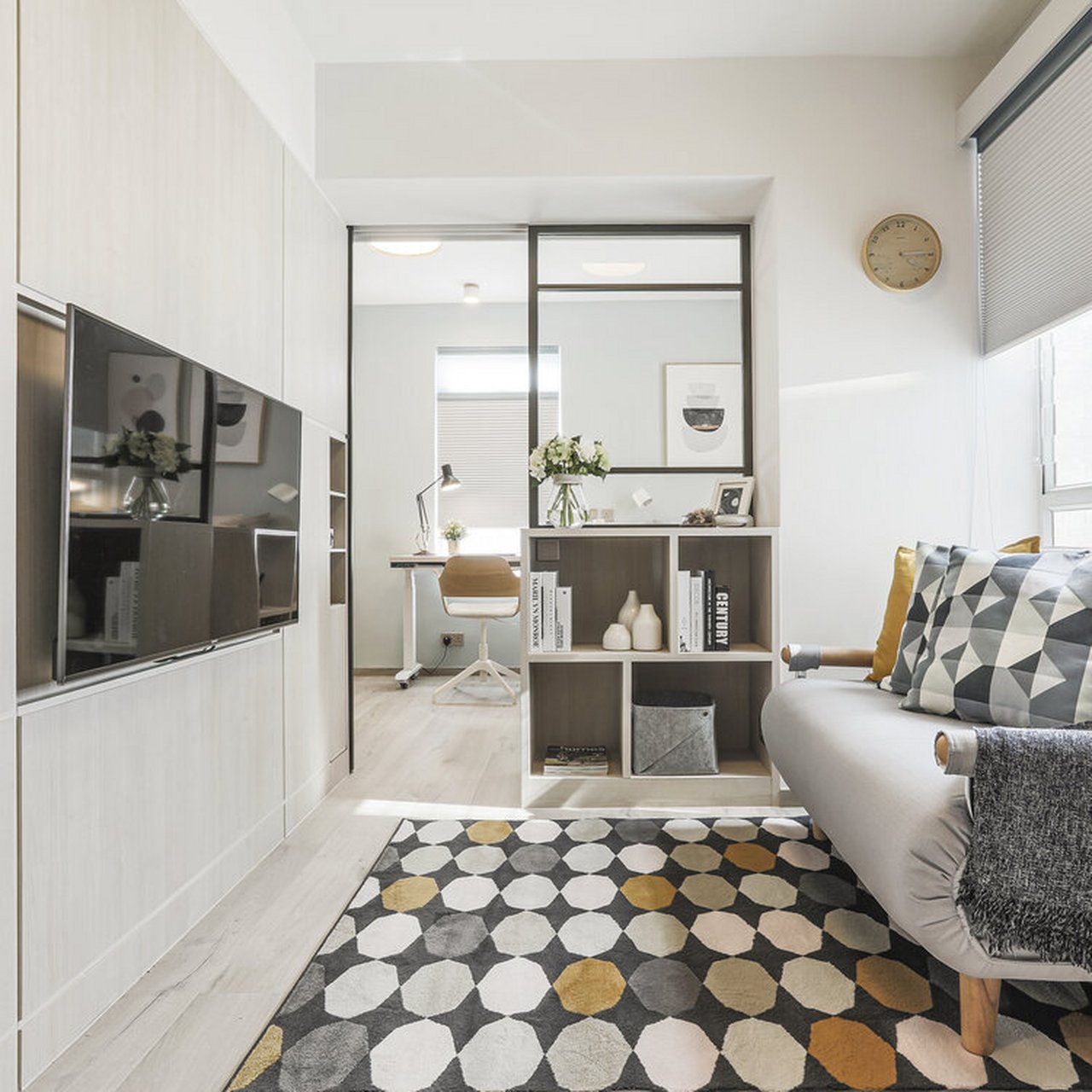 对一套30平米的小房子来说,有舒适的客餐厅,有清爽整洁的厨房与卫生间