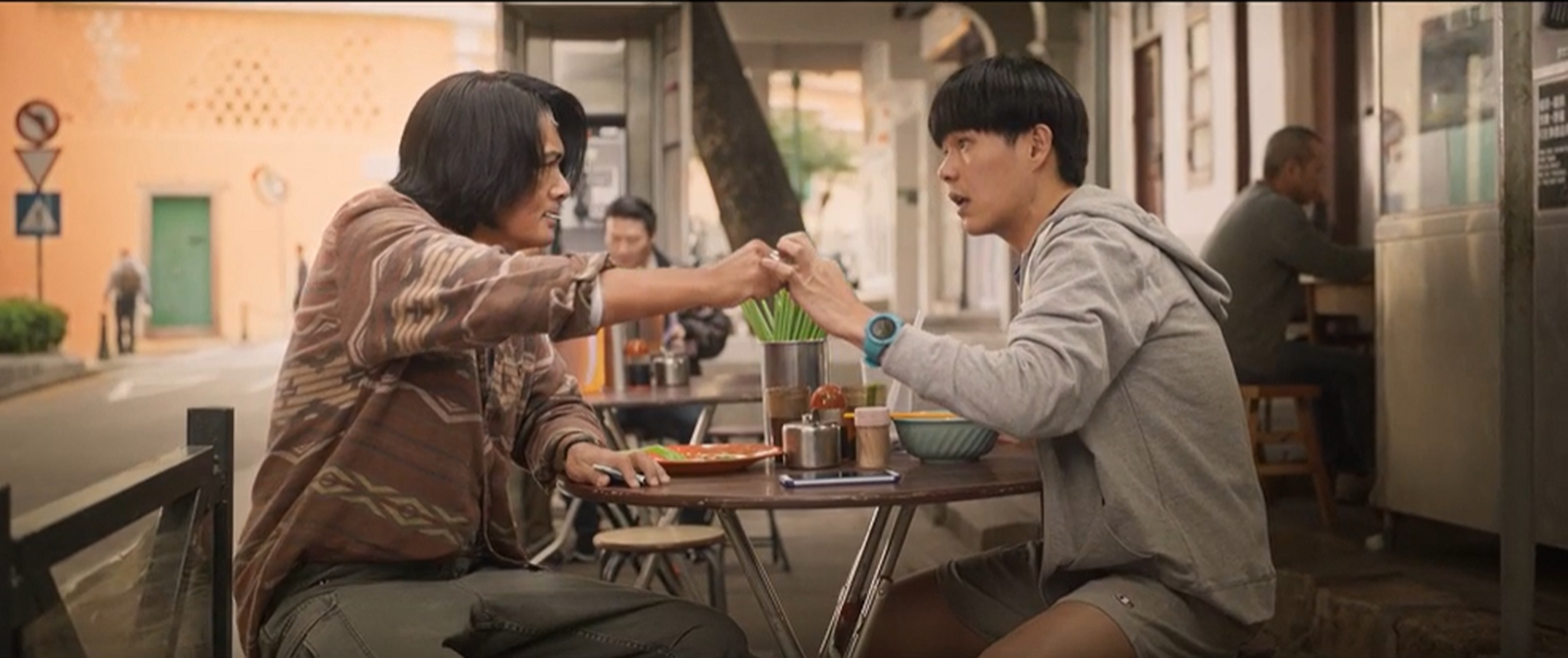 6月21日,周润发主演的《别叫我"赌神"》电影正式上映,喜欢周润发老师