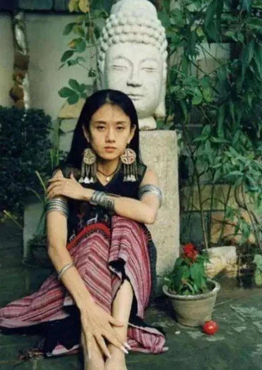 杨丽萍年轻时旧照图片