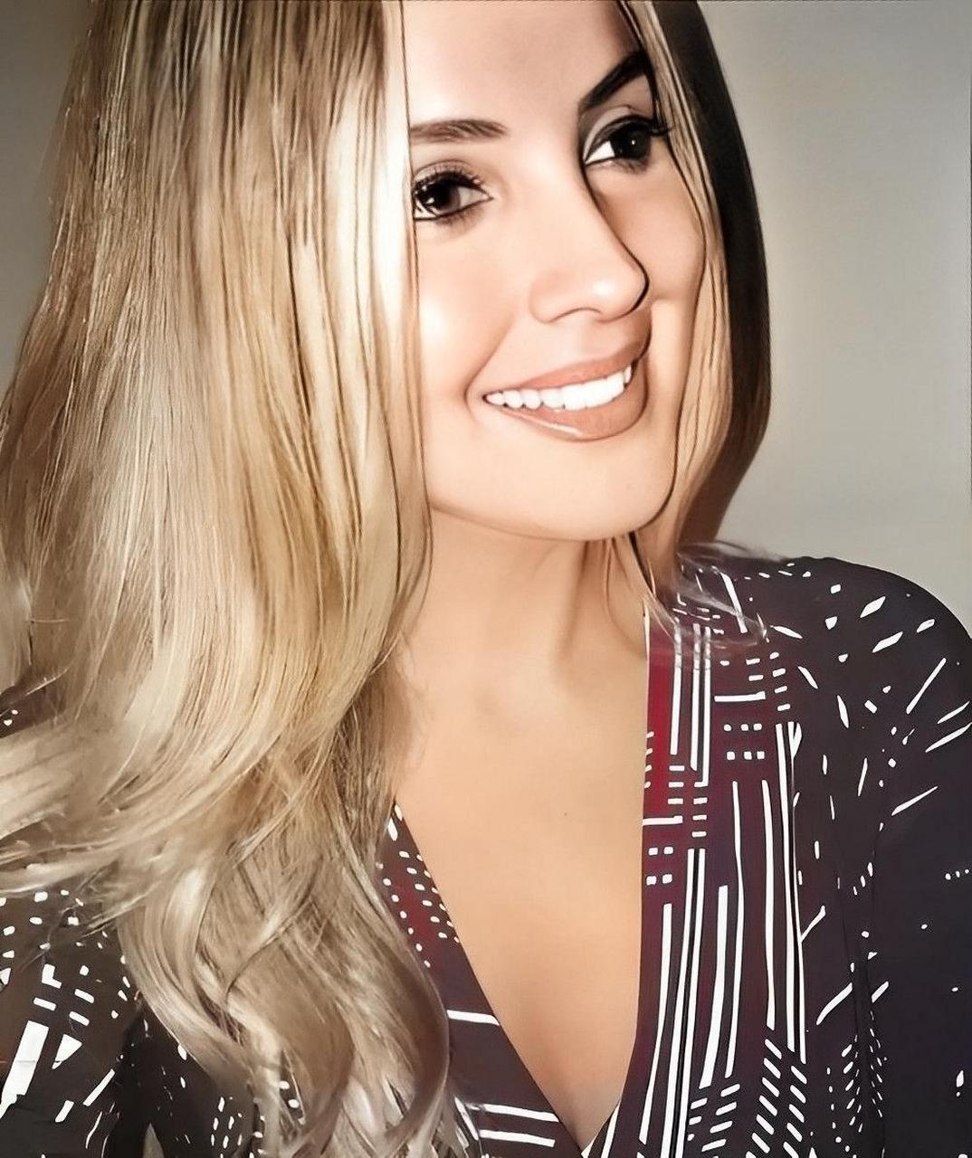 玛塞拉·特梅尔来自一般家庭,未接受过高等教育,但因其美貌,她在19岁