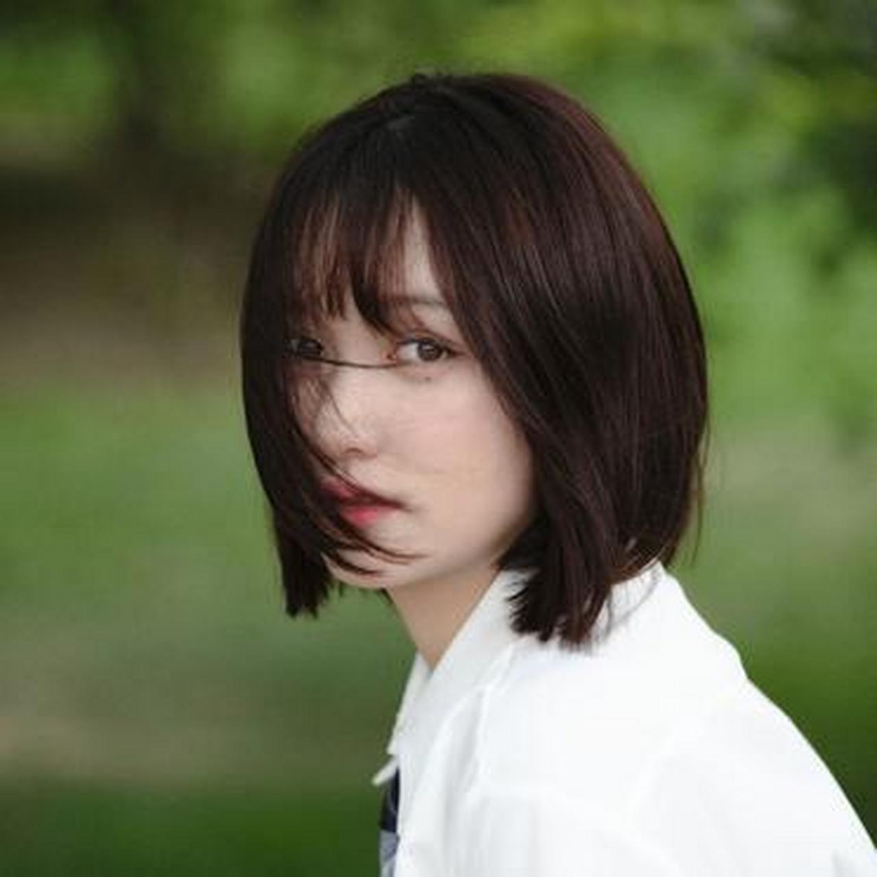 "饭系女孩"董思怡曝光了一组夏日写真.