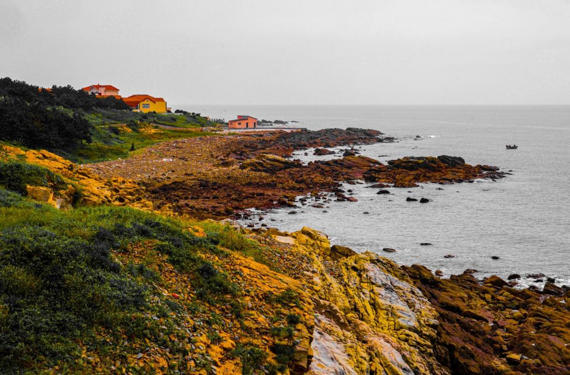 它坐落在即墨横门湾的怀抱中,如一颗宝石般闪耀在黄海之滨.