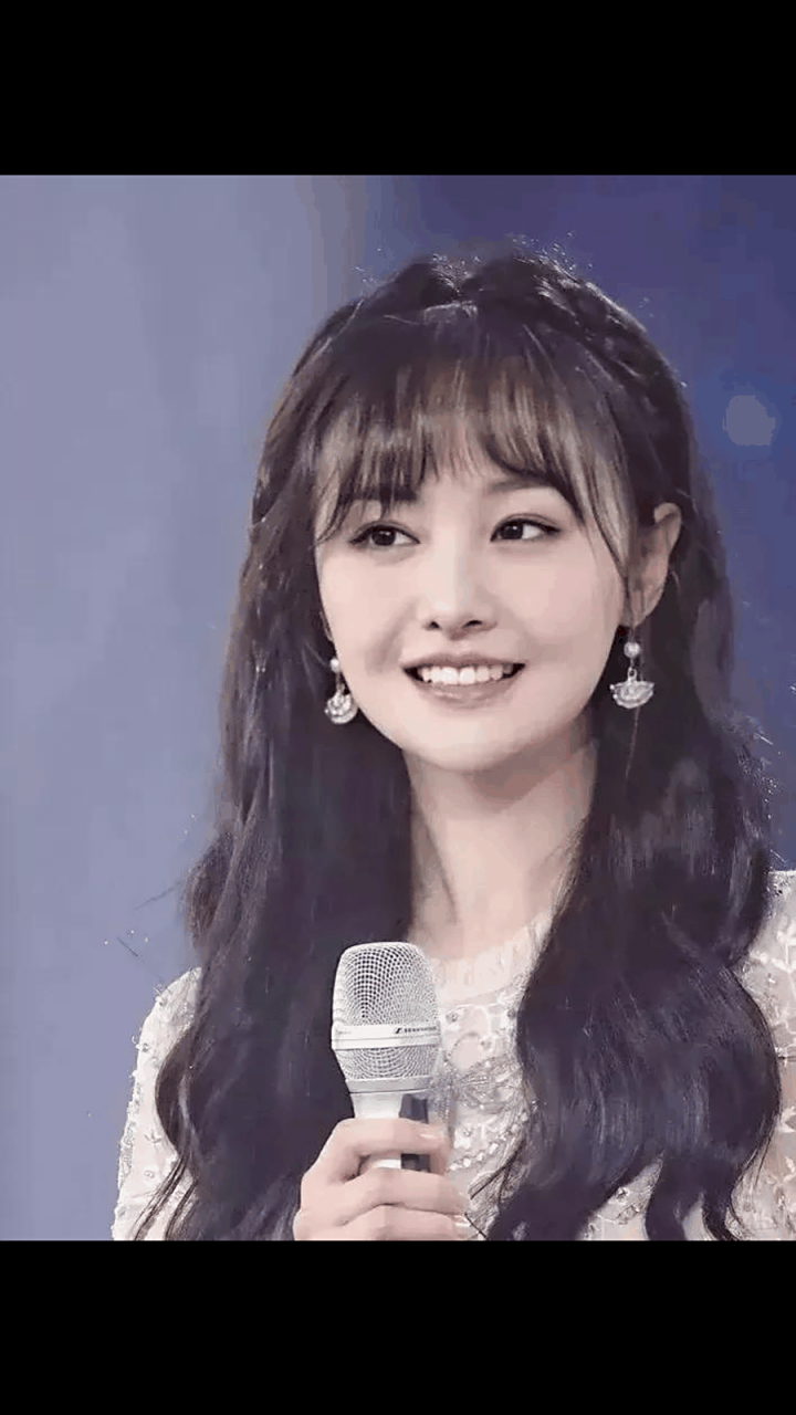 gif创作人# 郑爽参演的《刘老根4》,因为她东窗事发,由球球顶替她