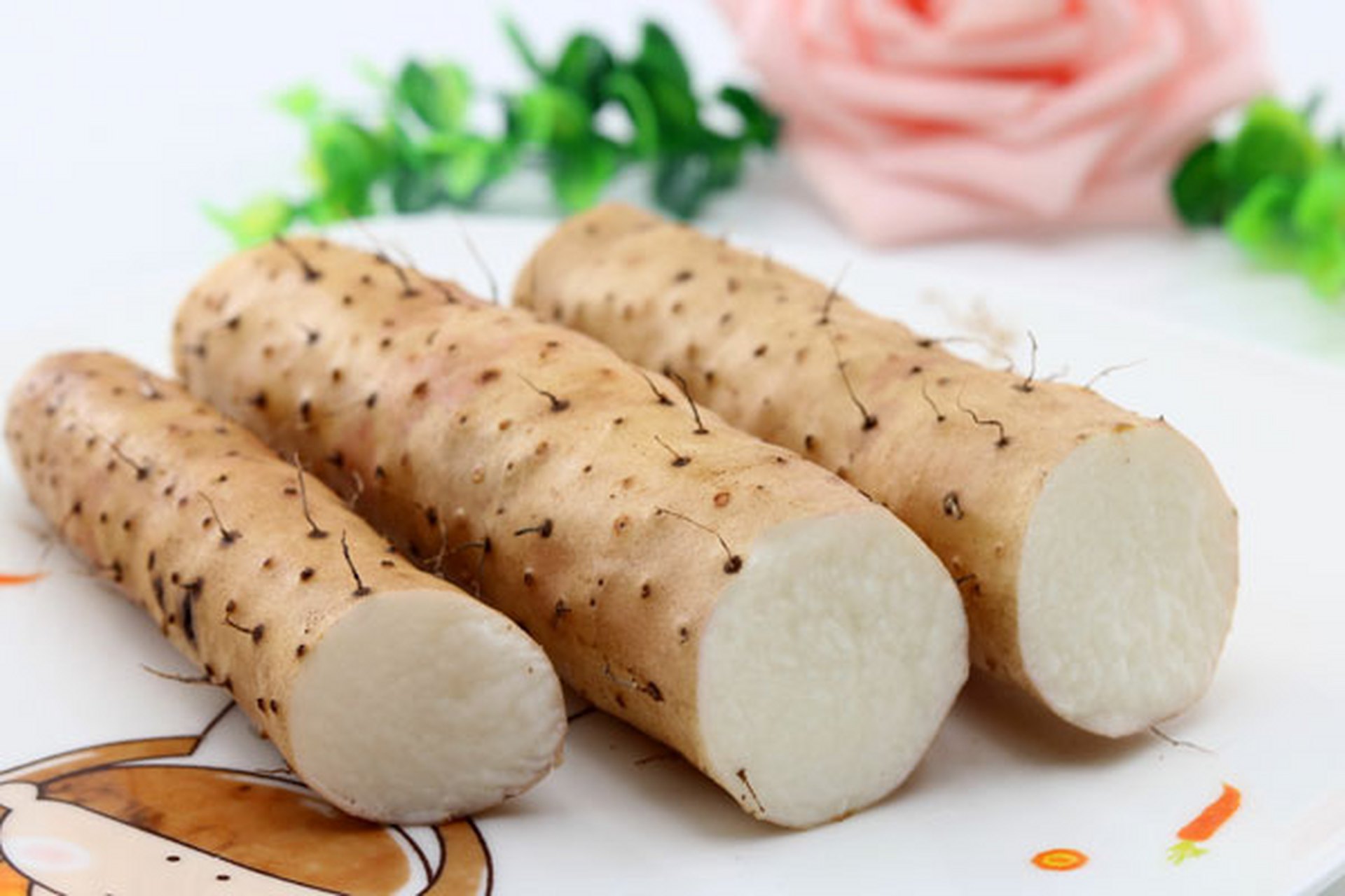 1,冬瓜 冬瓜具有利尿作用,湿气重的患者在食用冬瓜后,可以通过排尿