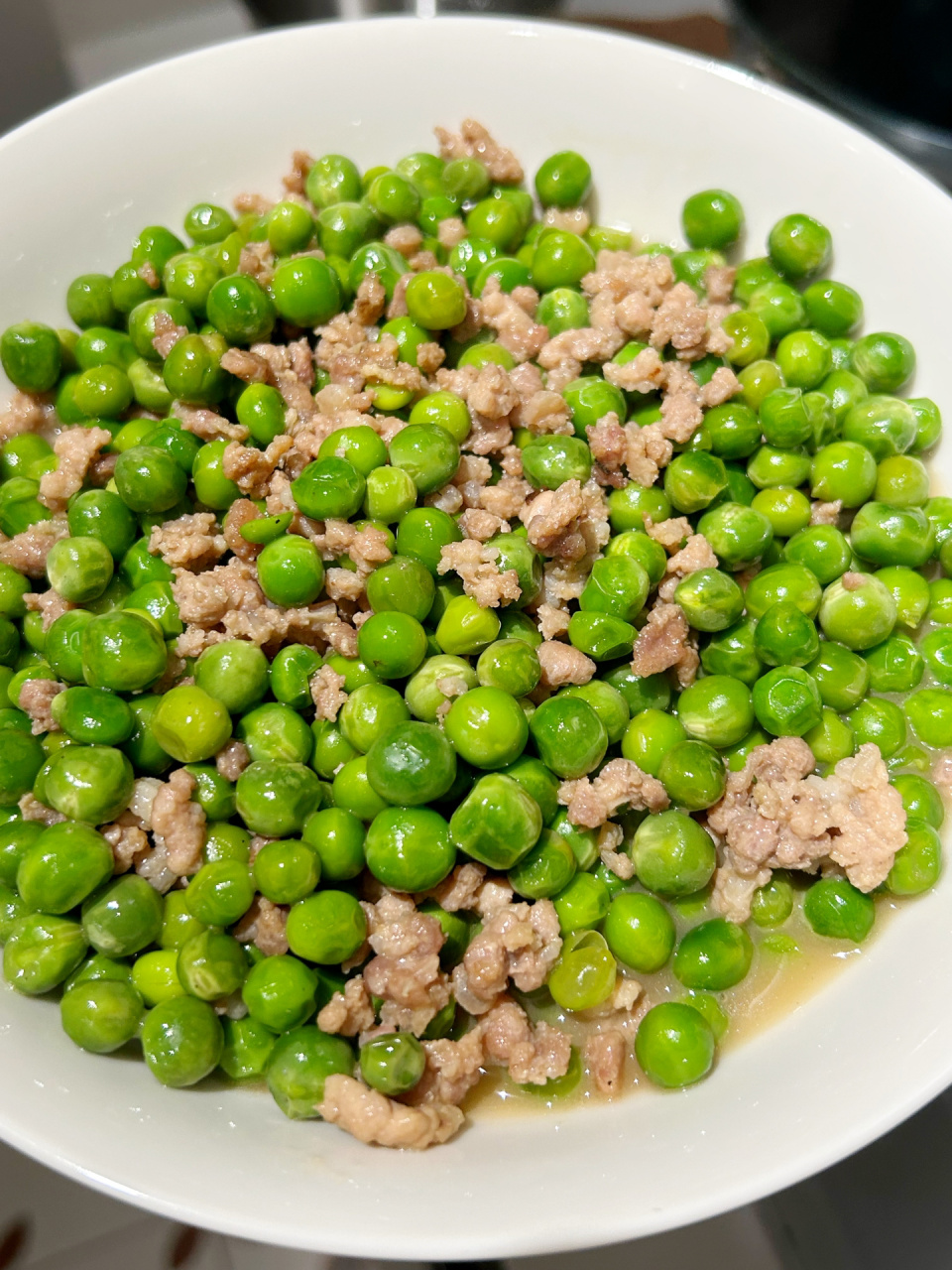 小时候一点也不喜欢吃嫩豌豆胡豆,现在离开家了,到了时间就开始想了.