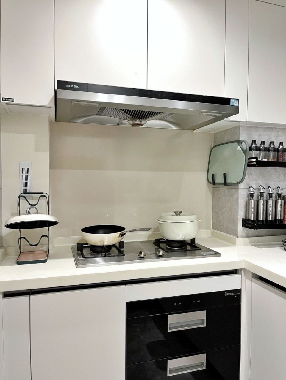 因此,今天我为大家带来了我的4平方小厨房的全方位照片