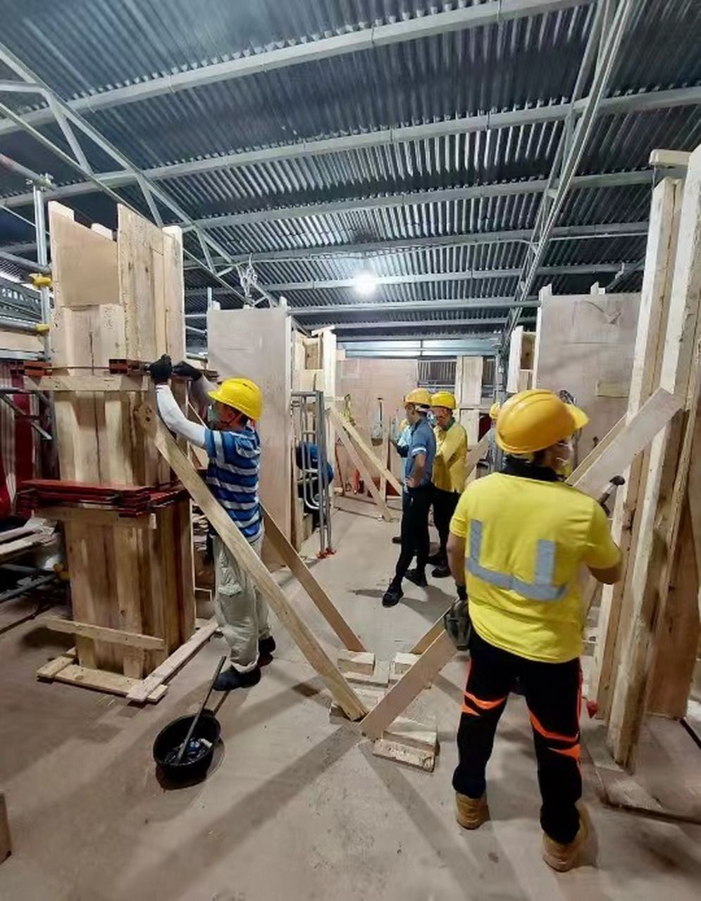 香港建筑培训机构的模板木工培训考试的现场#香港# #建筑工# #工作