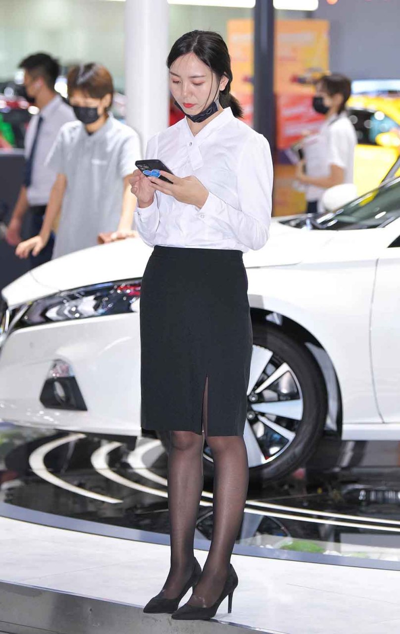 车展白衣黑裙黑丝销售(附赠视频)