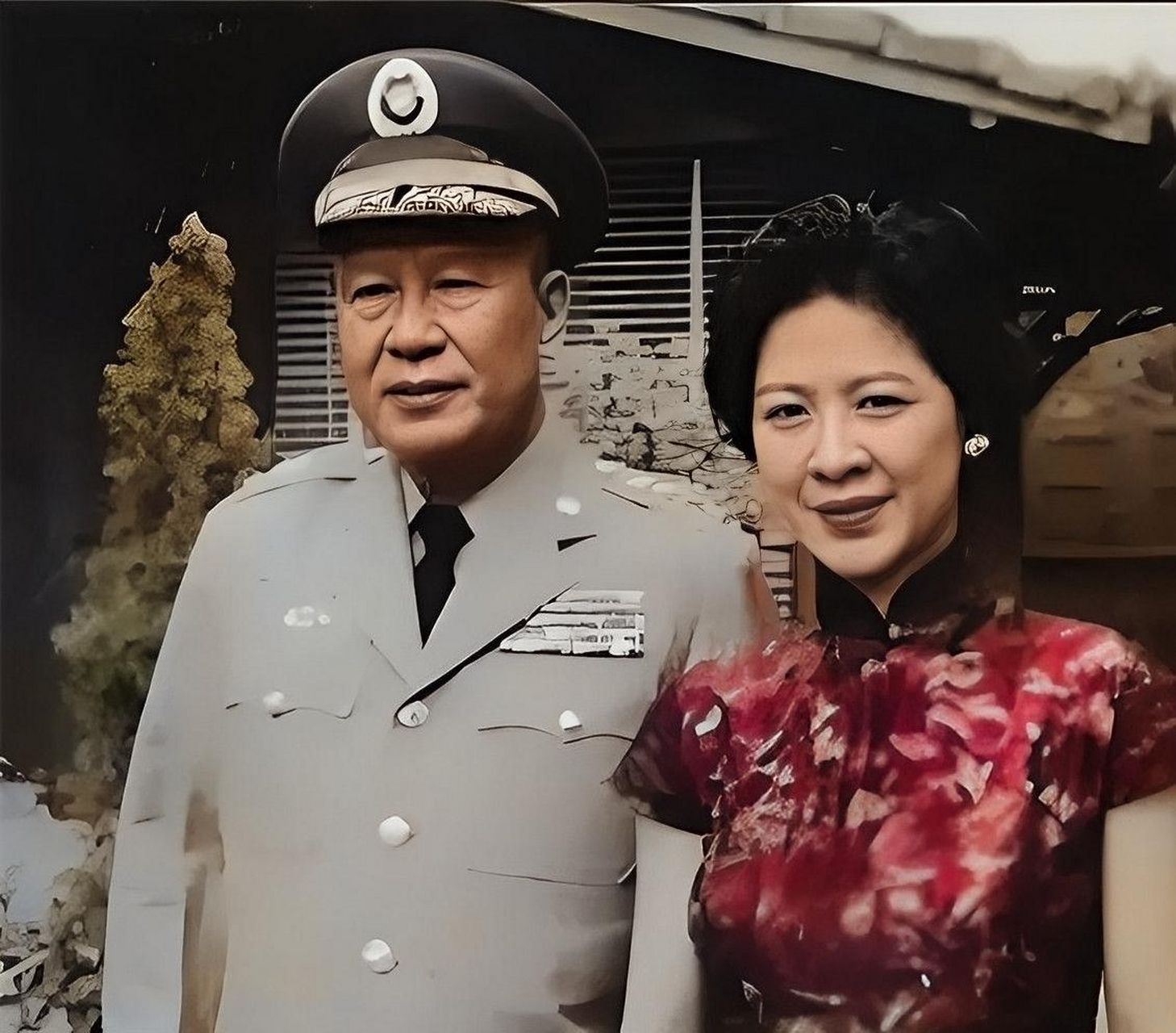 "我接受你的愿望,但是你要找的女人太脏了!"白崇禧说!