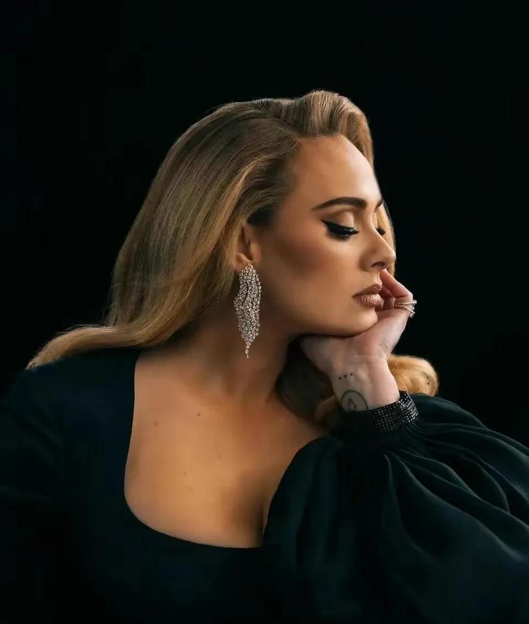 红遍全球的国际音乐巨星阿黛尔时尚写真#娱乐