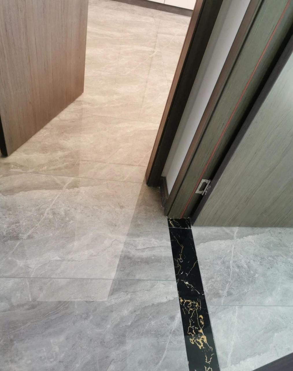 装修踩坑之过门石 铺地砖之前我说要通铺,买过门石打算只铺卫生间的