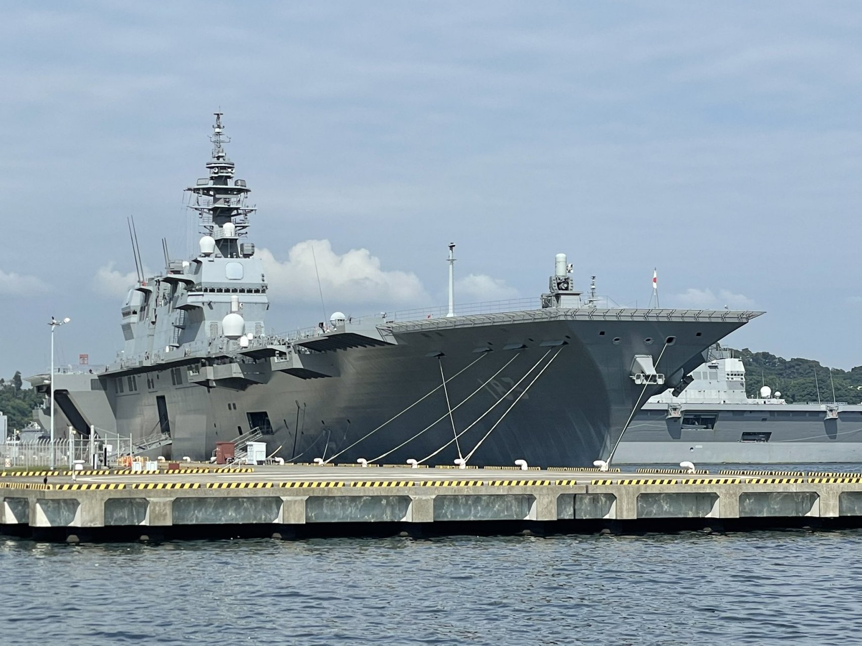 日本海上自卫队装备的出云号军舰,以前日本媒体对外宣传时,出云号叫做
