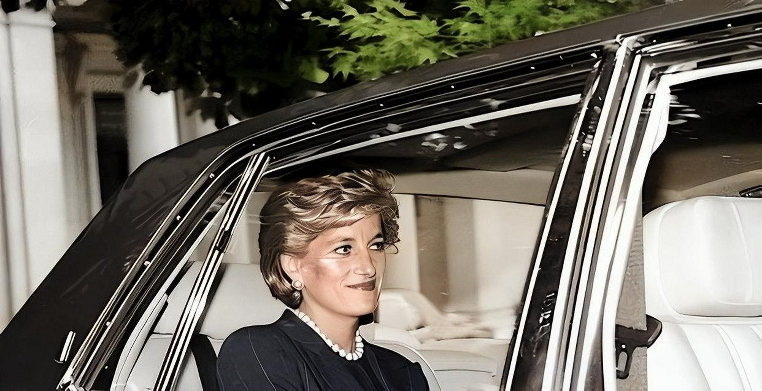 车祸发生后,很多人猜测戴妃的死不是意外.