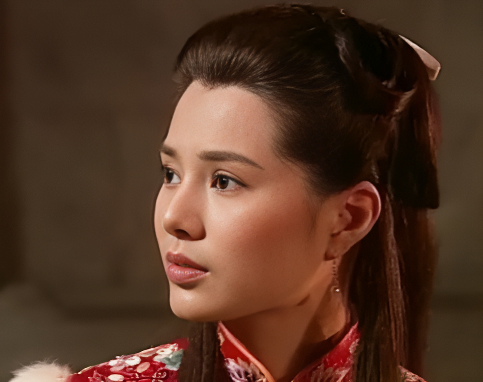 李若彤点点头! 当年,李若彤倾尽所有积蓄,帮助豪门男友郭应泉