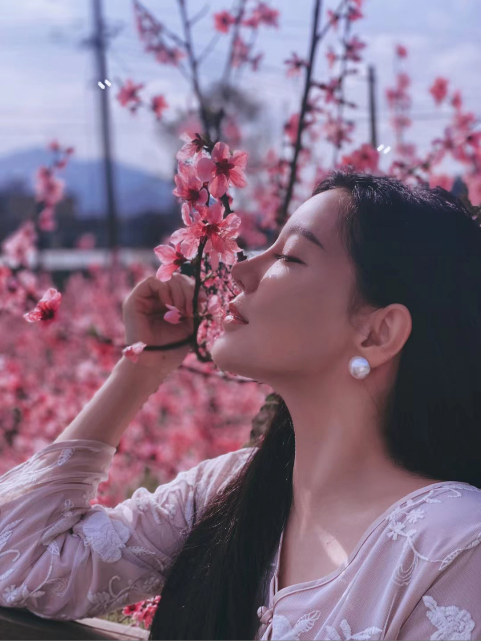 高雅气质美女 梅花盛开的季节