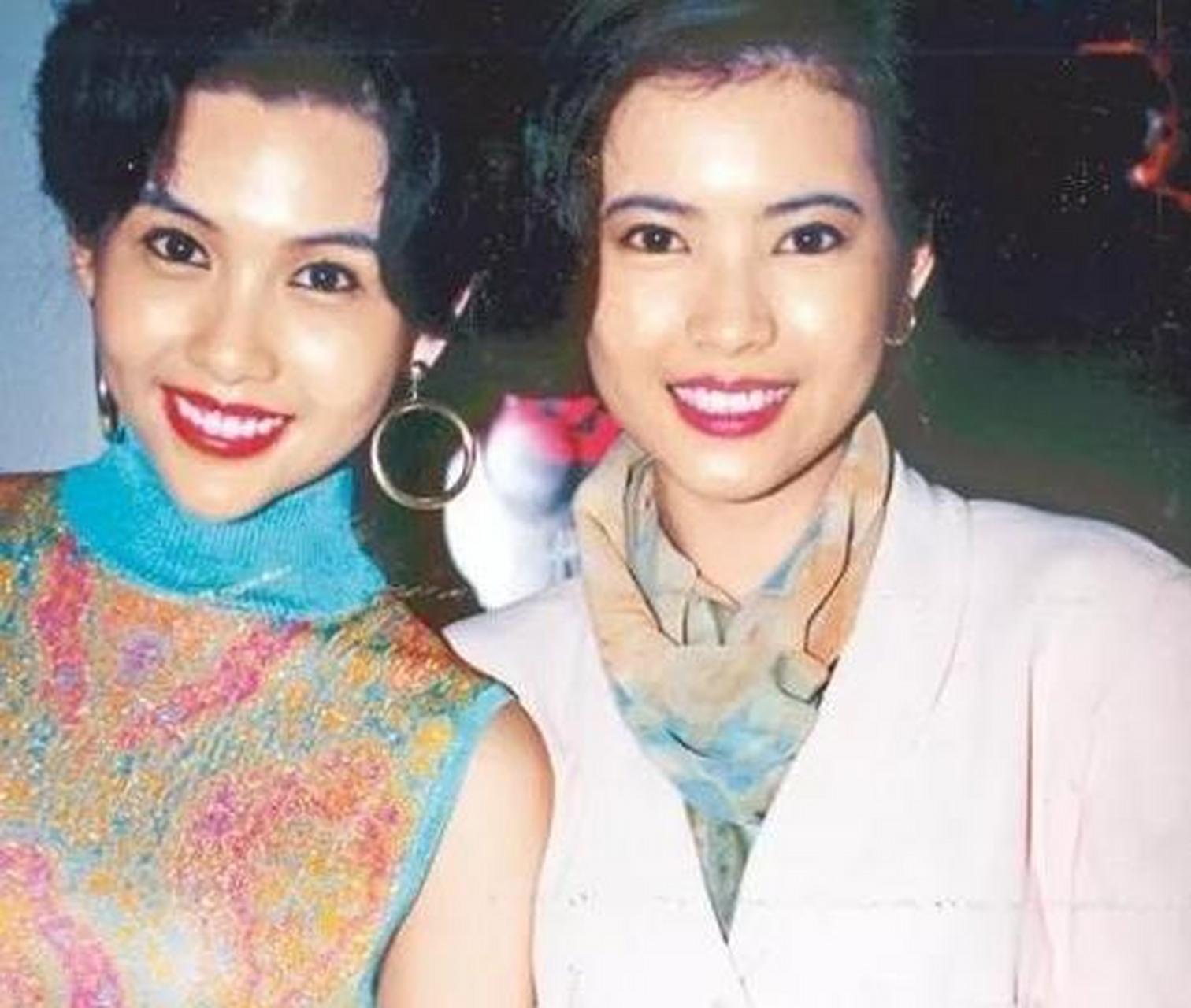 1989年,蓝洁瑛同邱淑贞因拍摄电影《八宝奇兵》结为挚友,此后便一直以