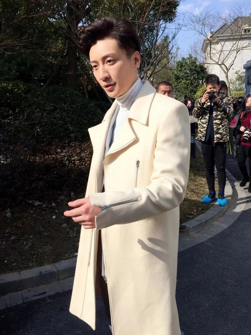 窦骁,乔任梁皮肉有相似,骨骼但不同 感觉乔任梁的长相似乎更有某种