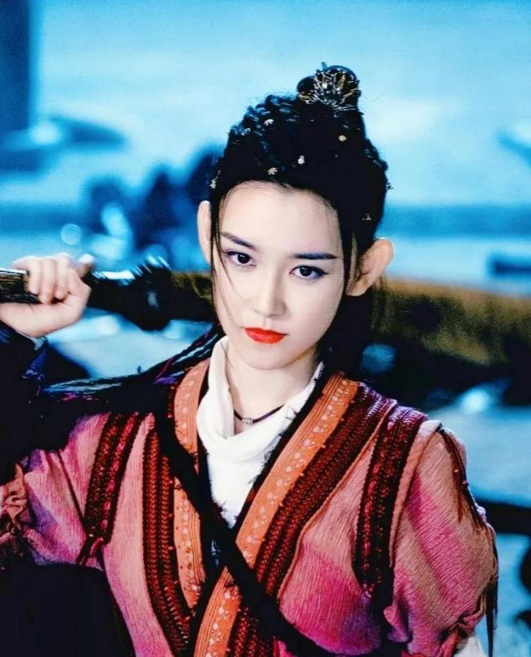 蒋依依,中国内地女演员,毕业于中央戏剧学院表演系.