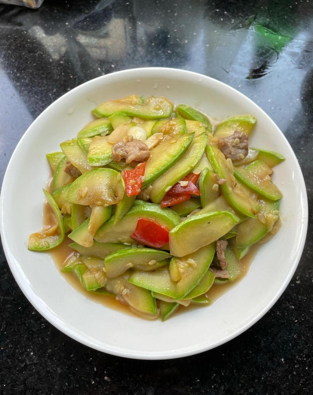 西葫芦炒肉片简单的家常炒菜做法