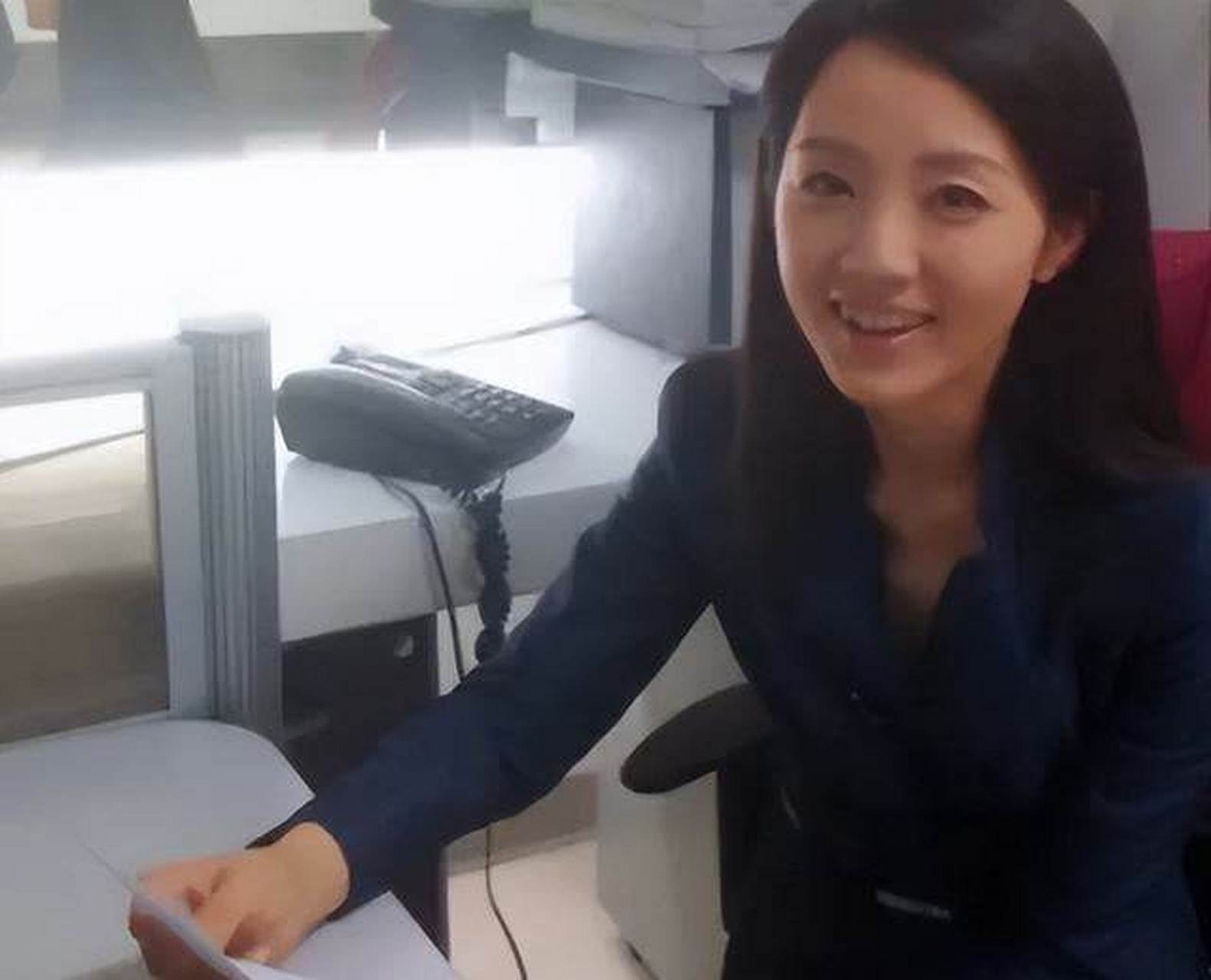 杨丹:当天气预报主持人27年,嫁同学40岁得子,事业爱情双丰收