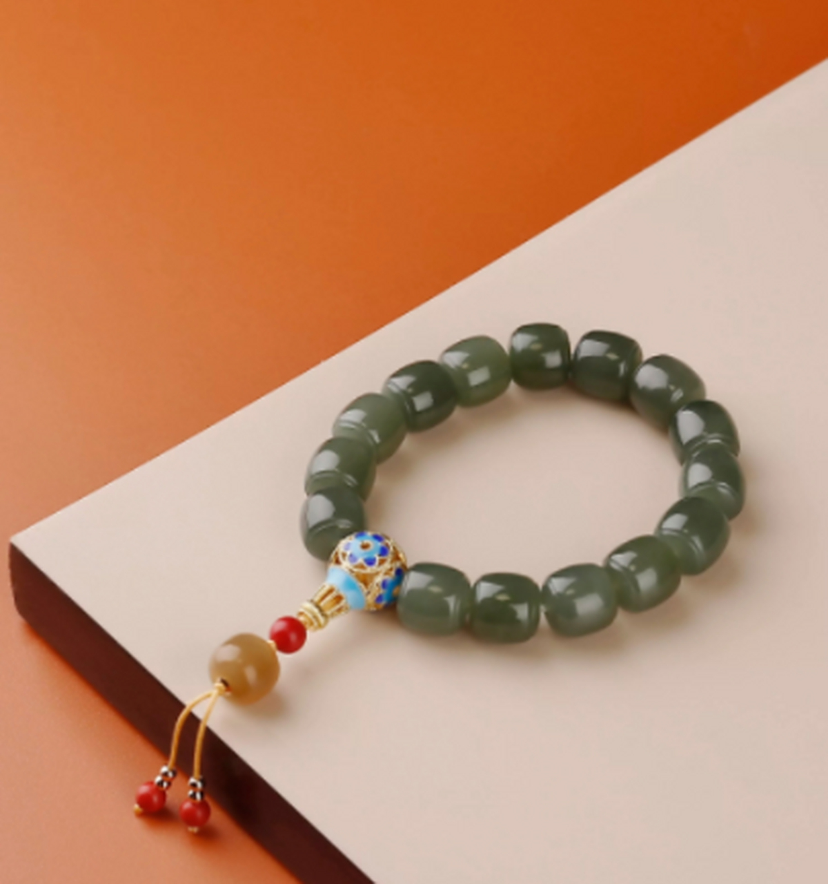 和田玉##点击头像看直播# 和田玉青玉手串,色泽明亮的青玉手串,靠颗