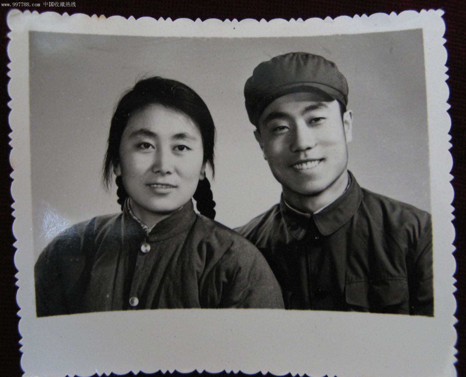 七十年代的结婚照,感受一下那个年代的喜庆, 后天结婚,大家就不要来