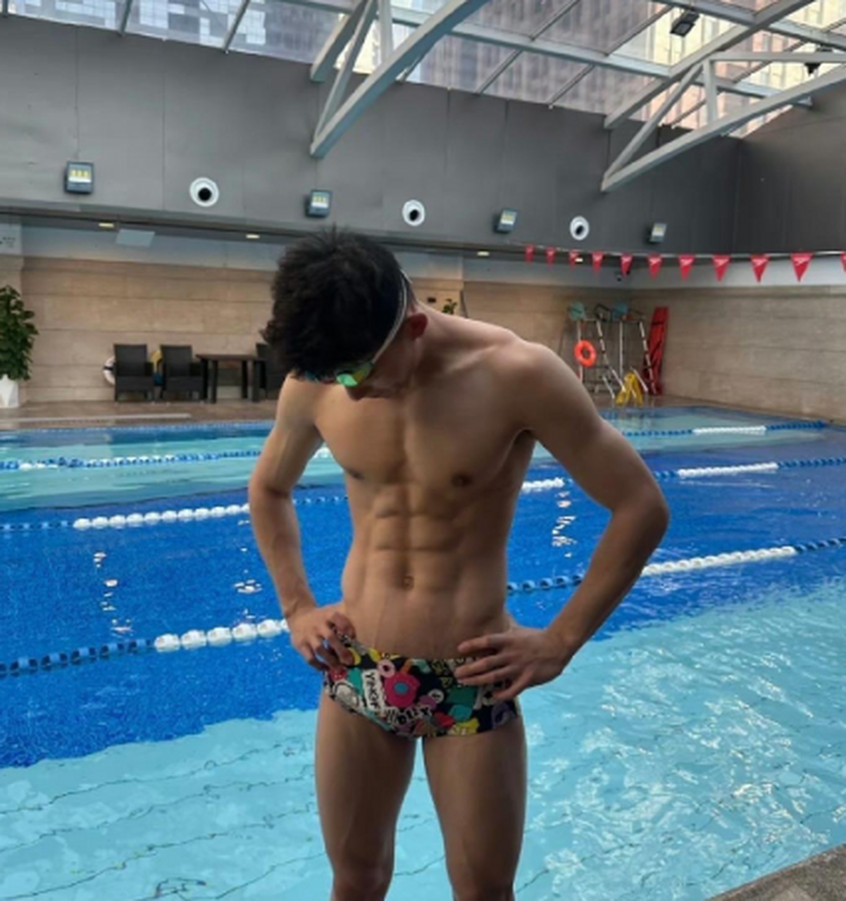 游泳运动员的花短裤#游泳# #腹肌