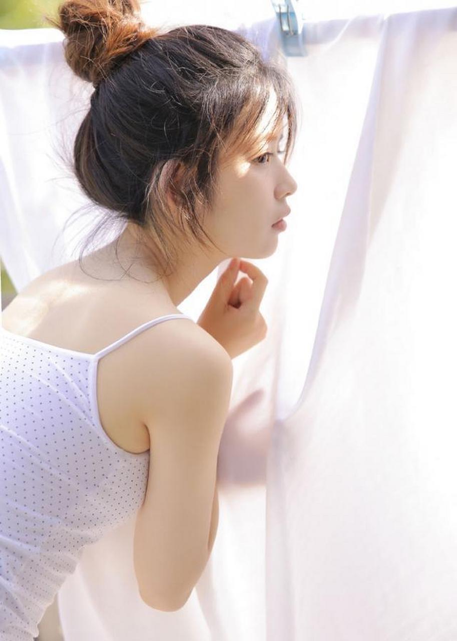 丸子头小姐姐,清纯甜美且充满活力